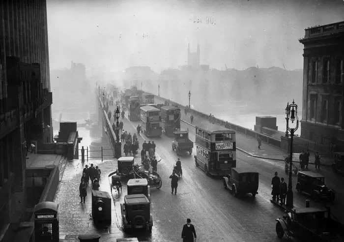 Rush hour on London Bridge, 1934 - Retro, The photo, Bridge, London, Great Britain, Rush hour, Traffic, Double-Decker bus