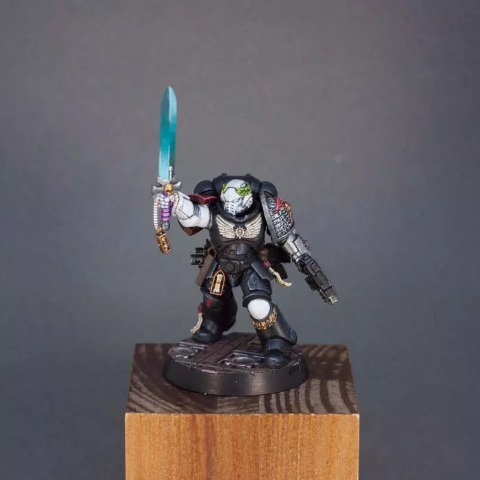 Death Watch Lieutenant of the Raven Guard - My, Warhammer 40k, Painting miniatures, Desktop wargame, Longpost