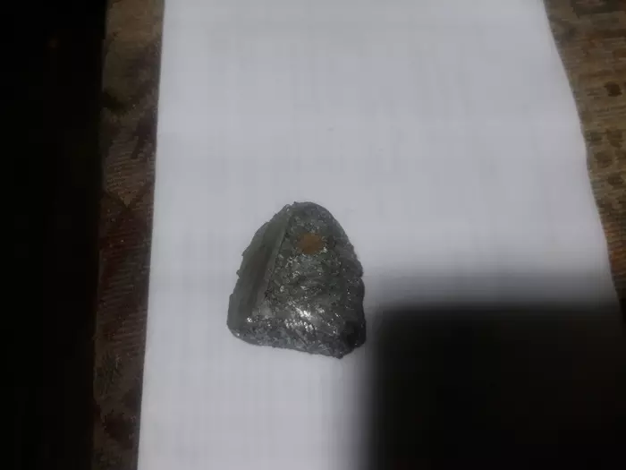 What is this mineral? It is similar in weight to lead, with a file it is sharpened like aluminum. Isn't it magnesium? - My, Minerals, What's this?, Magnesium, Longpost