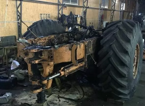 Мужчина приложил титанические усилия и восстановил старый «Кировец» Трактор, Реставрация, к-700, Длиннопост