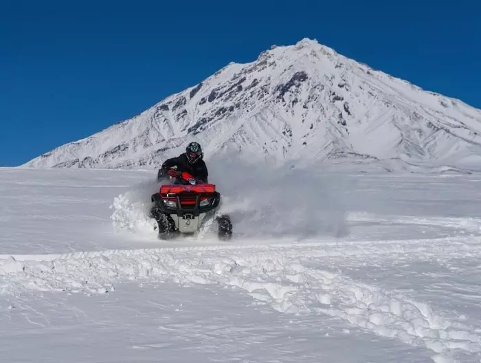 Kamchatka. Kneading under the Koryaksky volcano. - My, Kamchatka, ATV, Volcano, Snow, Winter, The photo, Off road, Sony, , Koryaksky Volcano