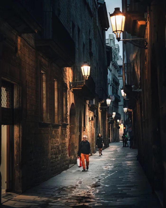Early morning in Barcelona's Gothic Quarter - My, Spain, Barcelona, Catalonia, The photo, Architecture, Barcelona city