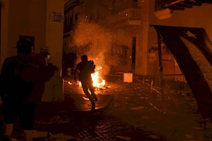 Протест в Чили Чили, Южная Америка, Протест, Пожар, Беспорядки, Длиннопост, Негатив