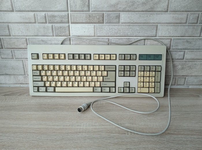 Клавиатура из 90-х Клавиатура, 90-е, DOS, IT, Хобби, Находка, Длиннопост