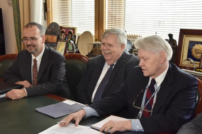 Сказ о том как Зюганов в американское посольство ходил....Что потом говорил... Политика, КПРФ, Геннадий Зюганов, США, Джон Теффт, Посольство, Длиннопост