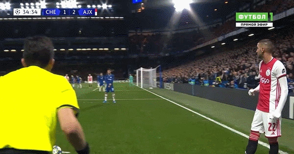 Free kick from Hakim Ziyech almost from the corner - Sport, Football, Champions League, Free kick, Hakim Ziyech, Chelsea, Ajax, GIF