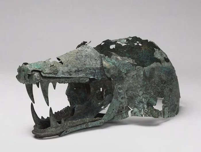 Etruscan helmet in the form of a wolf or boar head. Bronze. - Story, Archeology, Helmet, Italy, Etruscans