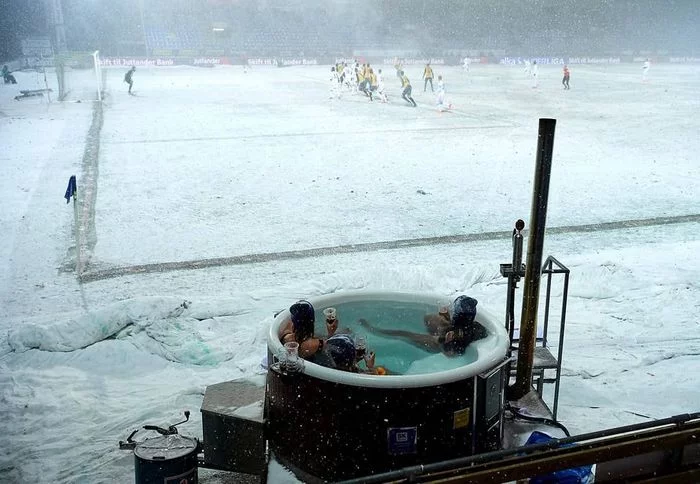 Football. Denmark. Fine! - Football, Jacuzzi, Winter, Denmark