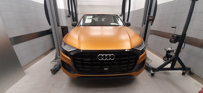 Àâòîâèíèë íà íîâóþ AUDI Q8. Çàìåíà öâåòà ñ ïîìîùüþ ïðîçðà÷íîé ïëåíêè. Àâòî, Àâòîâèíèë, Îêëåéêà àâòî, Âèíèë, Ìîñêâà, Audi, Ïëåíêà, Ìàòîâûé, Äëèííîïîñò