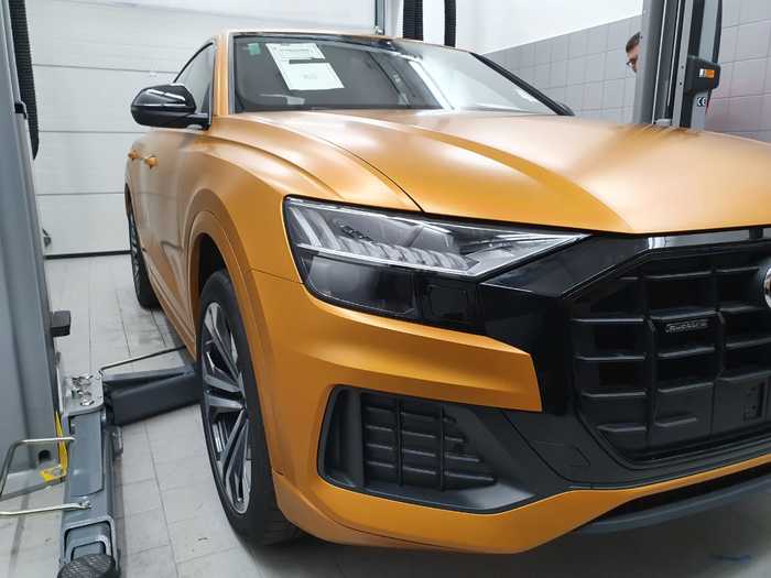 Àâòîâèíèë íà íîâóþ AUDI Q8. Çàìåíà öâåòà ñ ïîìîùüþ ïðîçðà÷íîé ïëåíêè. Àâòî, Àâòîâèíèë, Îêëåéêà àâòî, Âèíèë, Ìîñêâà, Audi, Ïëåíêà, Ìàòîâûé, Äëèííîïîñò