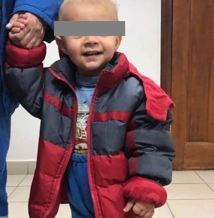 Мама, оставившая ребенка в компании пьяниц, отказалась от сына. Временно