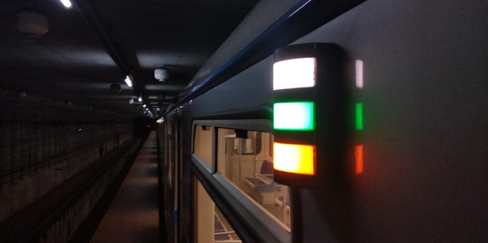 What do the lights on the sides of the cars mean? - My, Metro, Nizhny Novgorod Metro