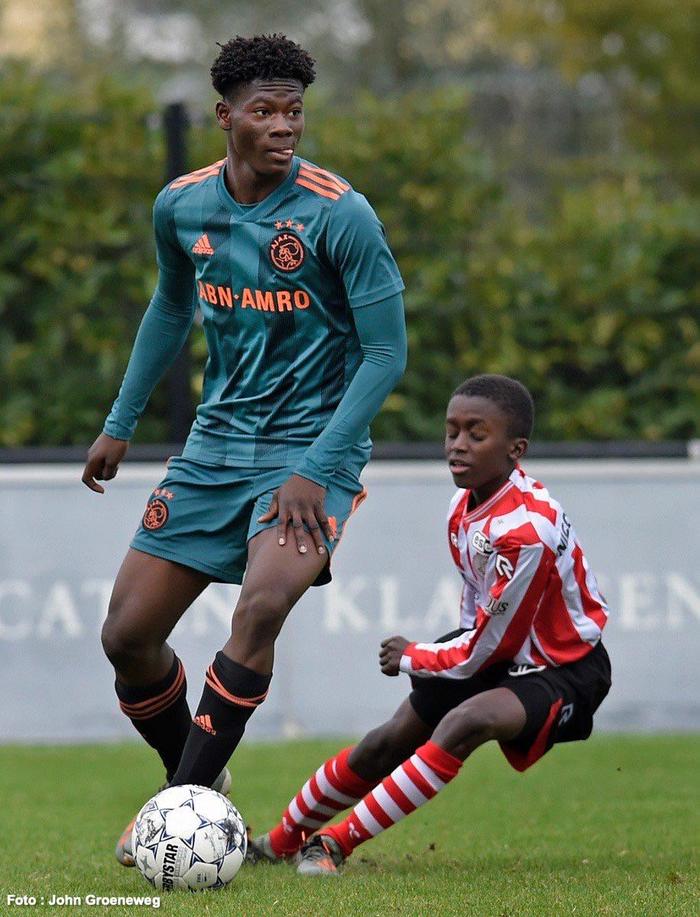 Классический сын маминой подруги