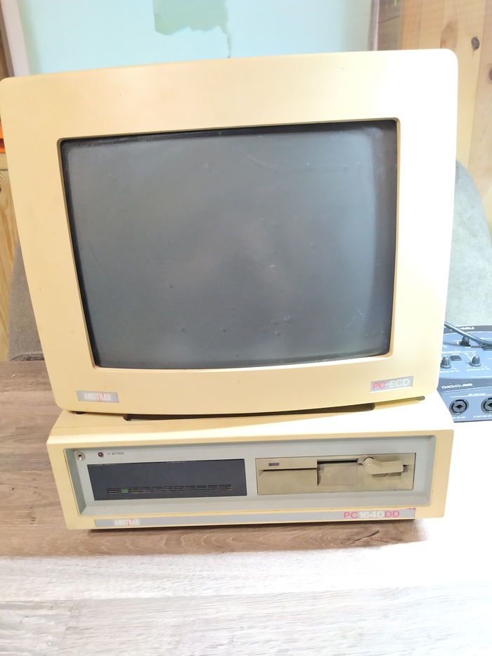 Amstrad PC1640 -    .  1- , Xt,  