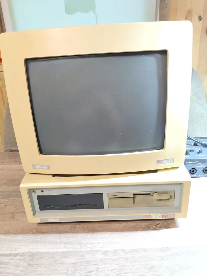 Amstrad PC1640 - дедушка снова в строю. Часть 1-я - Моё, Длиннопост, Xt, Ретро компьютер