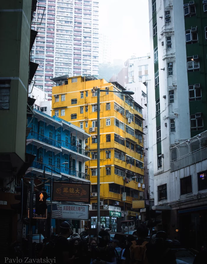 Bright colors in the middle of a gray concrete jungle - My, The photo, The street, Hong Kong, Architecture, Beginning photographer