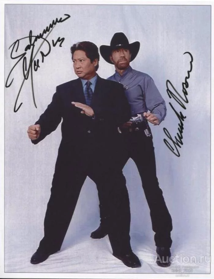Autograph of Sammo Lo and Cordell Walker - Sammo Hung, Chuck Norris, Chinese policeman, Cool Walker, Serials, Autograph, 90th, Celebrities