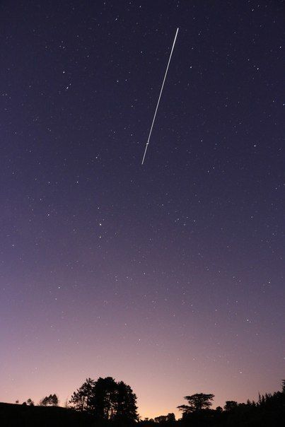 The guy was filming the ISS flyby and filmed a small earthquake, which is visible on the track. - Starry sky, Earthquake, In contact with