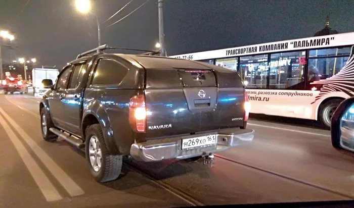 Blocked the tram lane and left - My, Неправильная парковка, Auto, Car, Autoham, Violation of traffic rules, Parking Wizard