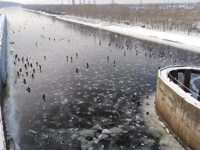 Fishermen - Winter fishing, Ice, Thin ice, Fishermen