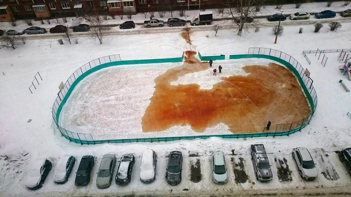 Fill the skating rink with tap water - The photo, Zheleznodorozhny city, Water pipes, Water, Negative