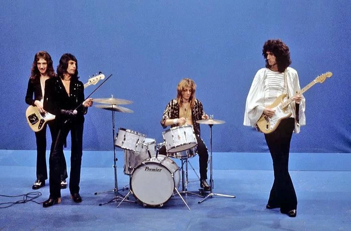 Queen on Top Of The Pops, 1974 - Queen, Top of the pops, TV show, Musicians, Longpost