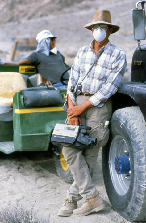 Behind the scenes of Tremors - My, Tremors of the earth, Movies, Comedy, Photos from filming, Actors and actresses, Interesting, Behind the scenes, Classic, GIF, Longpost