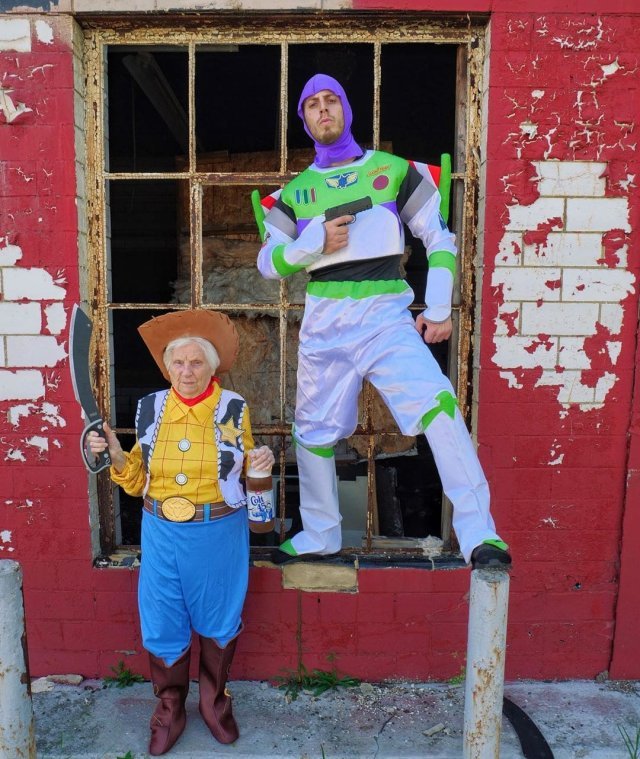 The 27-year-old and his 93-year-old grandmother are having fun in a fun way - they are doing flamboyant photo shoots while wearing different costumes. - Longpost, PHOTOSESSION, Grandmother, Costume