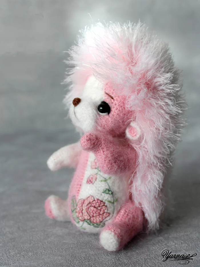 Rosie the Hedgehog - My, Knitting, Amigurumi, Needlework without process, Knitted toys, Longpost, Hedgehog, Hobby, Yarna