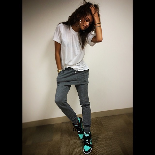 Girls and sneakers. Zendaya Beautiful girl and her cool sneakers - Sports girls, Girls, Sport, Fitness, Sneakers, Longpost