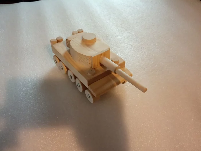 Weapons are different) - My, Souvenirs, Handmade, Tree, Pistols, Tanks, Presents, Weapon, Longpost