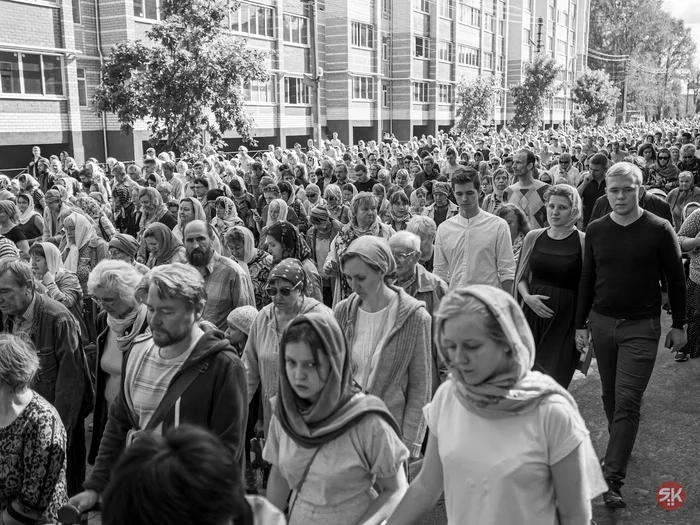 Procession - My, Procession, Icon, People, Orthodoxy, Kostroma, The photo, Black and white, Olympus
