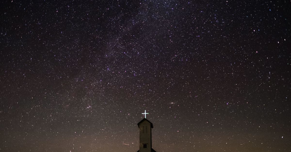 Звезды над россией. Ночное небо. Звездное небо. Звёзды над храмом. Церковь ночью.