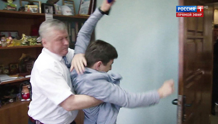 Тебе нахамил чиновник, а ты его.....посадил Новости, Законы РФ