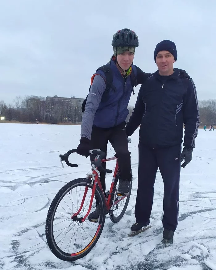 We sing glory to the madness of the brave... - My, Winter, A bike, Skates, Madness