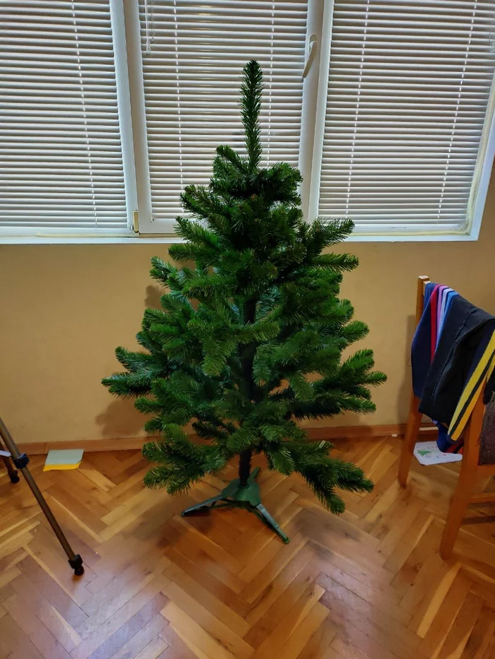 Finally bought a new Christmas tree! (I was tiny for three years) - My, Christmas trees, New Year, Holidays