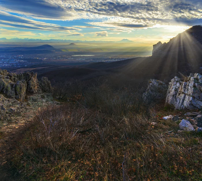 Beshtau-trail KGO. The world of Middle-earth... - My, Beshtau, Beshtau Nature Reserve, December, The sun