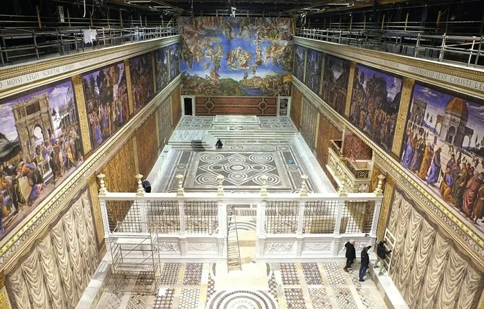For the filming of The Two Popes, Netflix made a copy of the interior of the Vatican's Sistine Chapel. You can't take pictures inside the temple. - Vatican, , Netflix, Filming, Movies, Sistine Chapel, Longpost, 