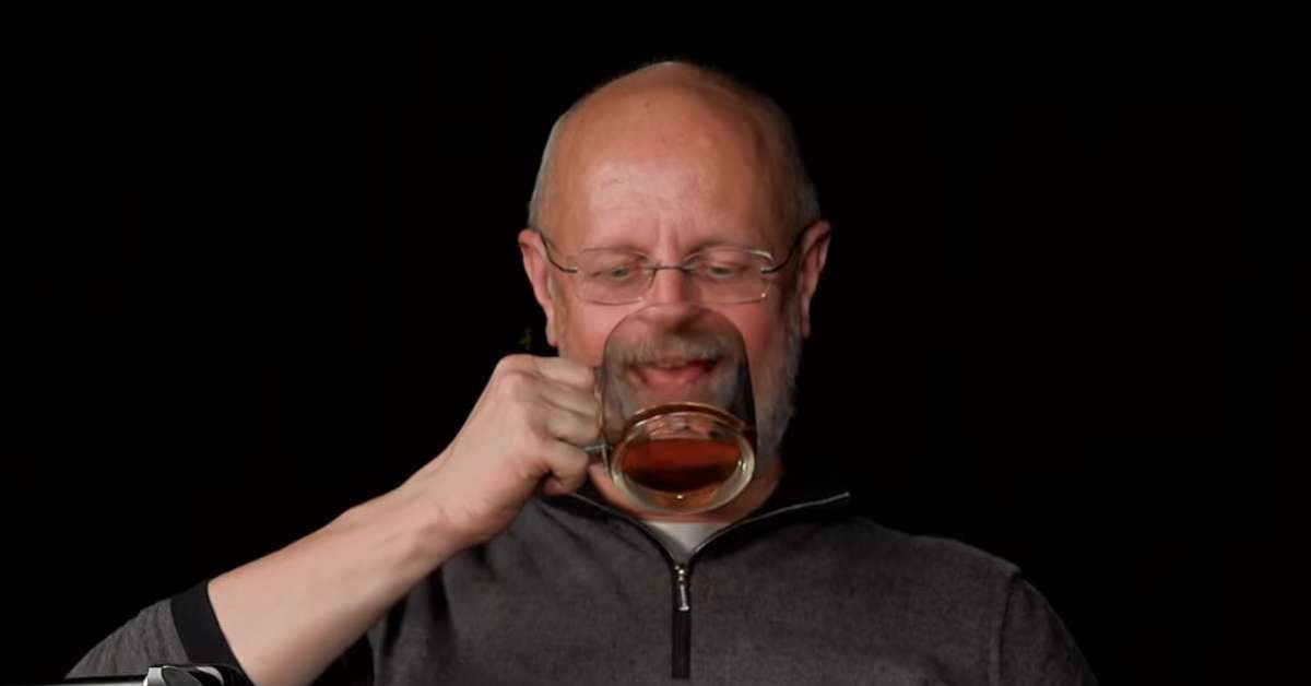 Мем Гоблин С Чаем