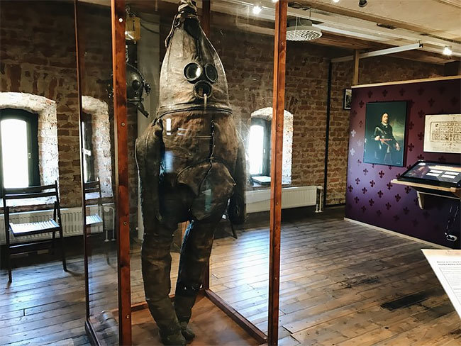 I want to know everything #550. What did an 18th century diving suit look like? - Want to know everything, Diver, Costume, Museum, Interesting, Longpost