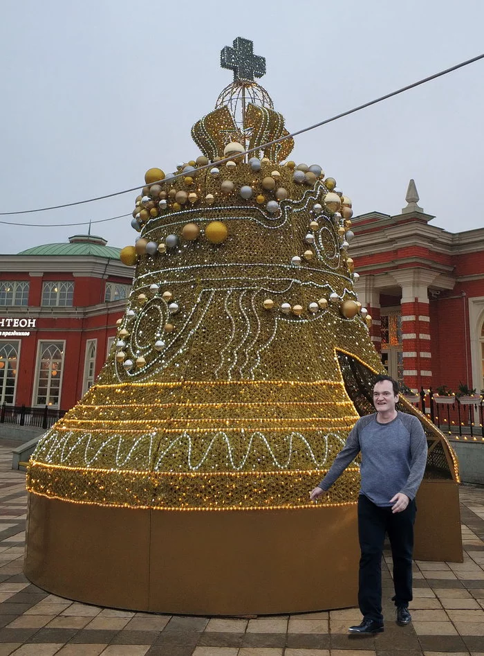 Quentin Tarantino checked the bell installed in Tsaritsyno Park for compliance with the original - My, Quentin Tarantino, Tsar Bell, Tsaritsyno, Fotozhaba