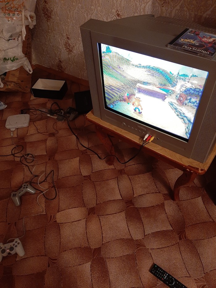  2000 ))) Playstation 4, ,  , , , Crash Bandicoot