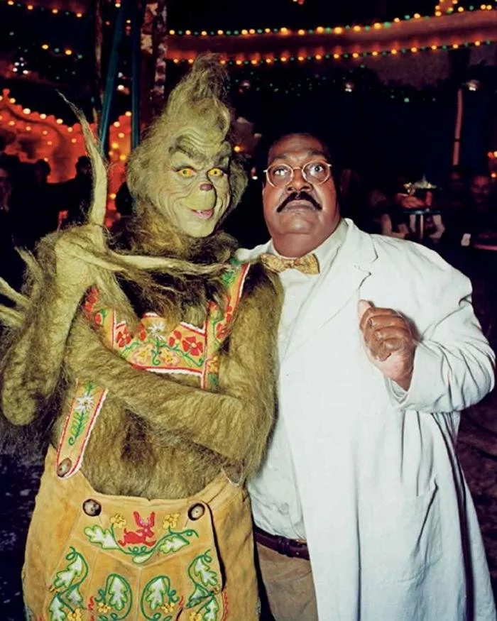 Jim Carrey and Eddie Murphy on the set of How the Grinch Stole Christmas, 2000 - Jim carrey, Eddie Murphy, The Grinch Stole Christmas, Photos from filming, Actors and actresses, Celebrities