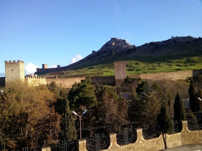 December 29 in Crimea - My, Winter, New Year, Crimea, Genoese Fortress, The city of Sudak