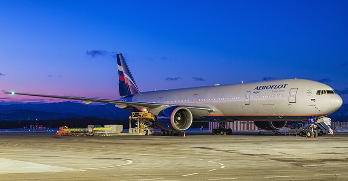    , , , , Boeing 777, -12, , Boeing 737