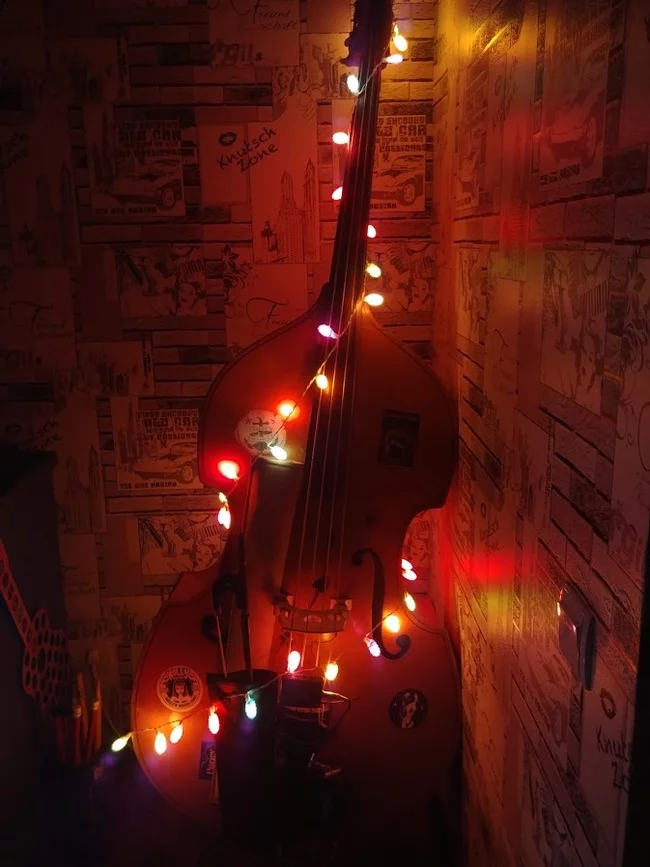 Well, this year I have a Christmas tree like this - My, Contrabass, New Year, Christmas trees, Its own atmosphere