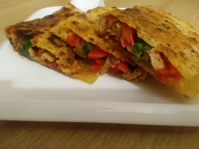 Fajita style quesadilla - My, Yummy, Quickly, Recipe, Quesadilla, Mexican cuisine, Bell pepper, Pork, Cheese, Longpost