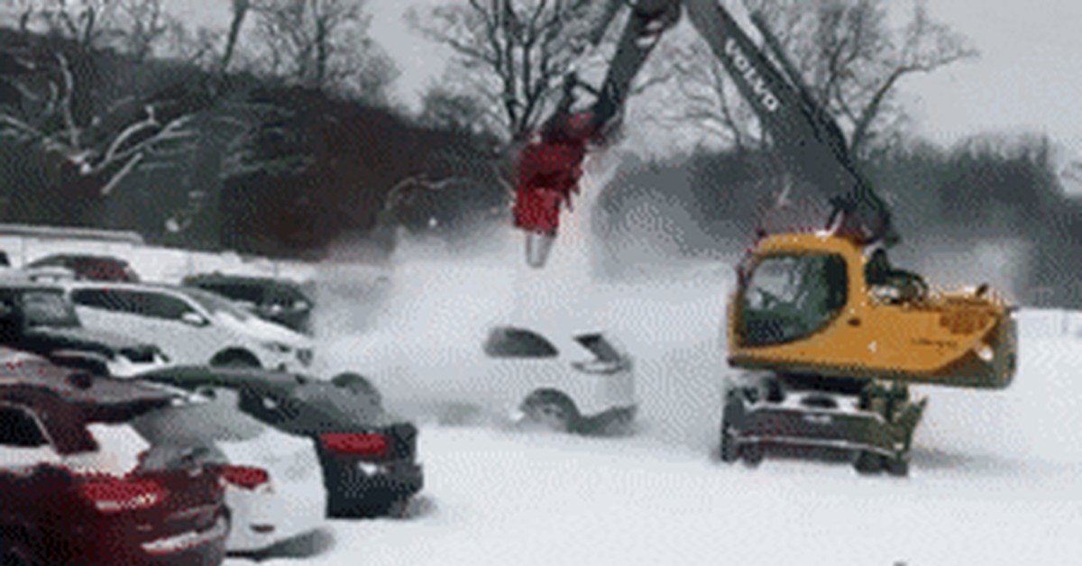 Does your management company work the same way? - Tractor, Snowblower, Snow, Winter, GIF, Auto, Blower