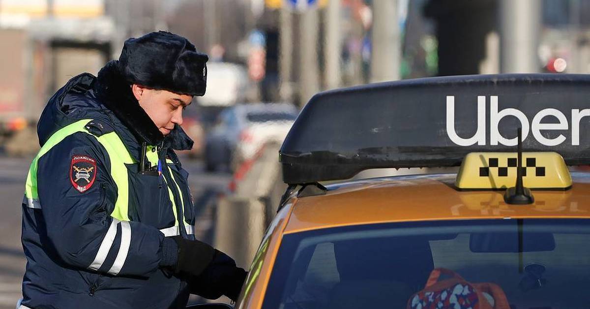 Таксистам запретили. Такси ТАСС. ДПС Москва. Такси преступление. Полиция ДПС Россия.