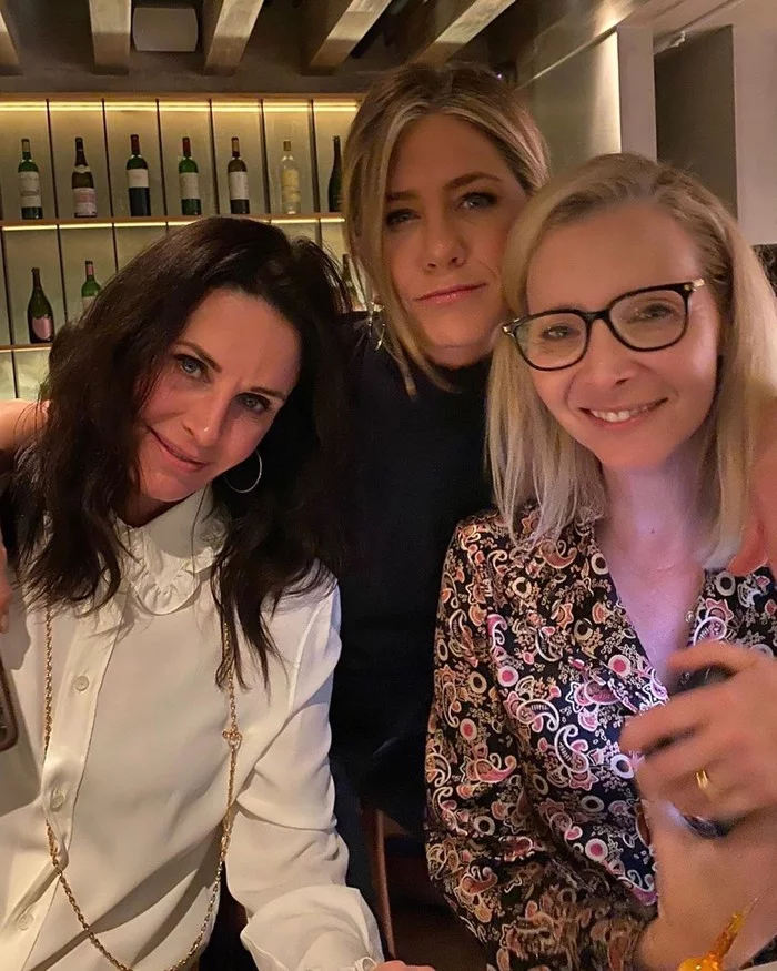 Monica, Rachel and Phoebe, 2020 - TV series Friends, Time is running out, Serials